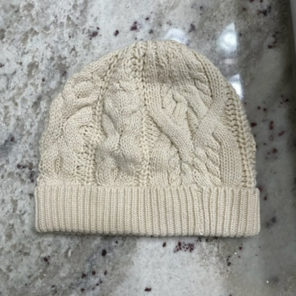 GAP Baby 12 Month -24 Month Cream Cable Knit Beanie